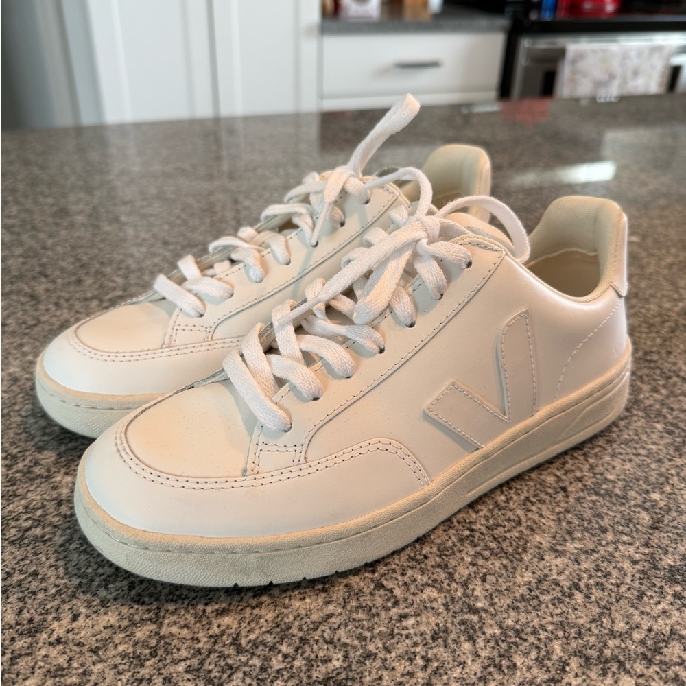 Veja Cream Casual Sneakers